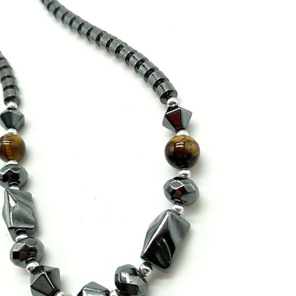 Men's/Unisex Hematite Beads & Lion's Head Pendant Necklace w/2 Cat's Eye Beads - Picture 12 of 14